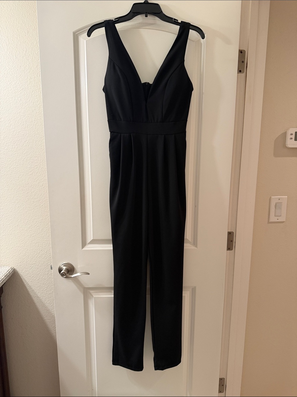 Boohoo Black V-Neck Sleeveless Jumpsuit